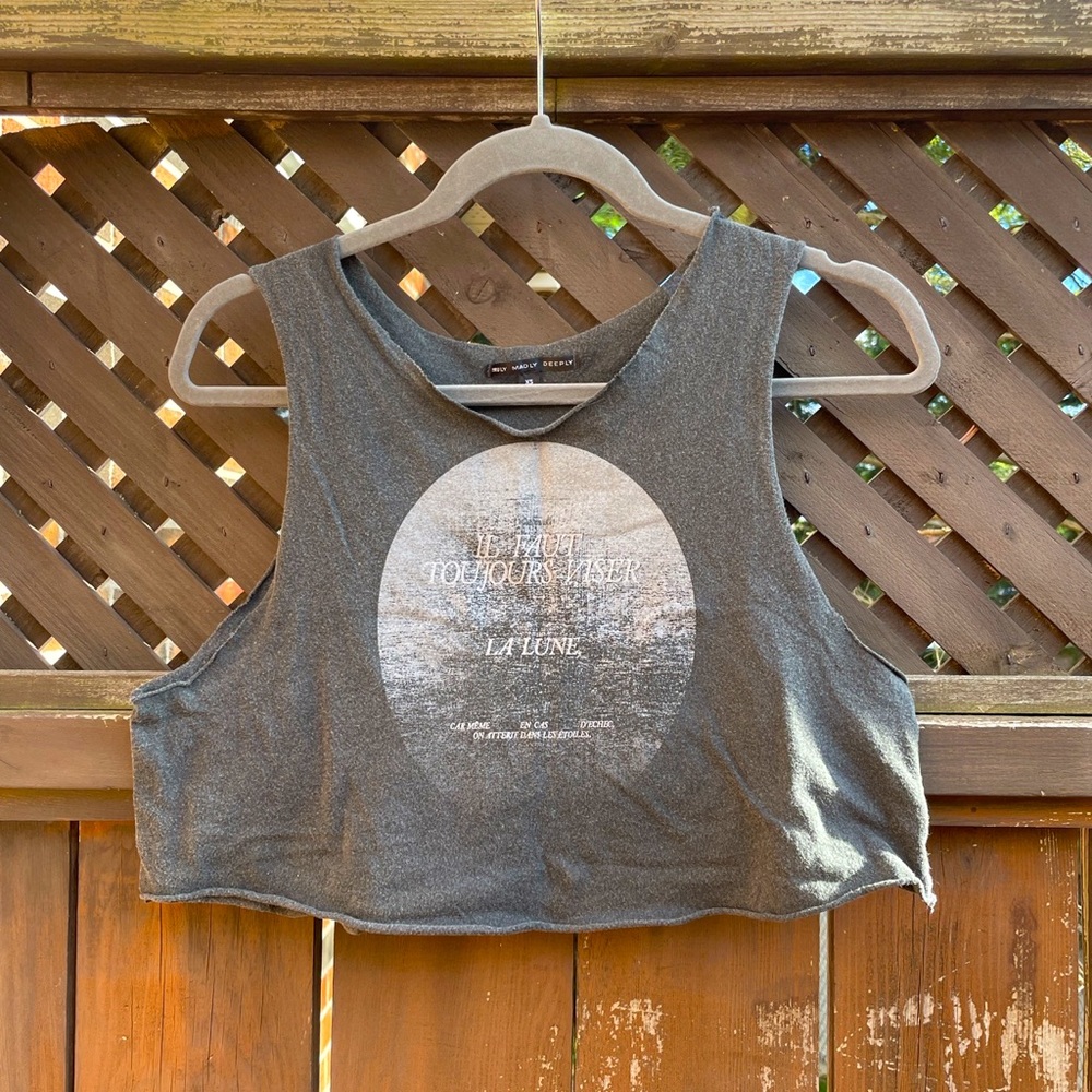 Grunge cropped vintage style tank 🌙